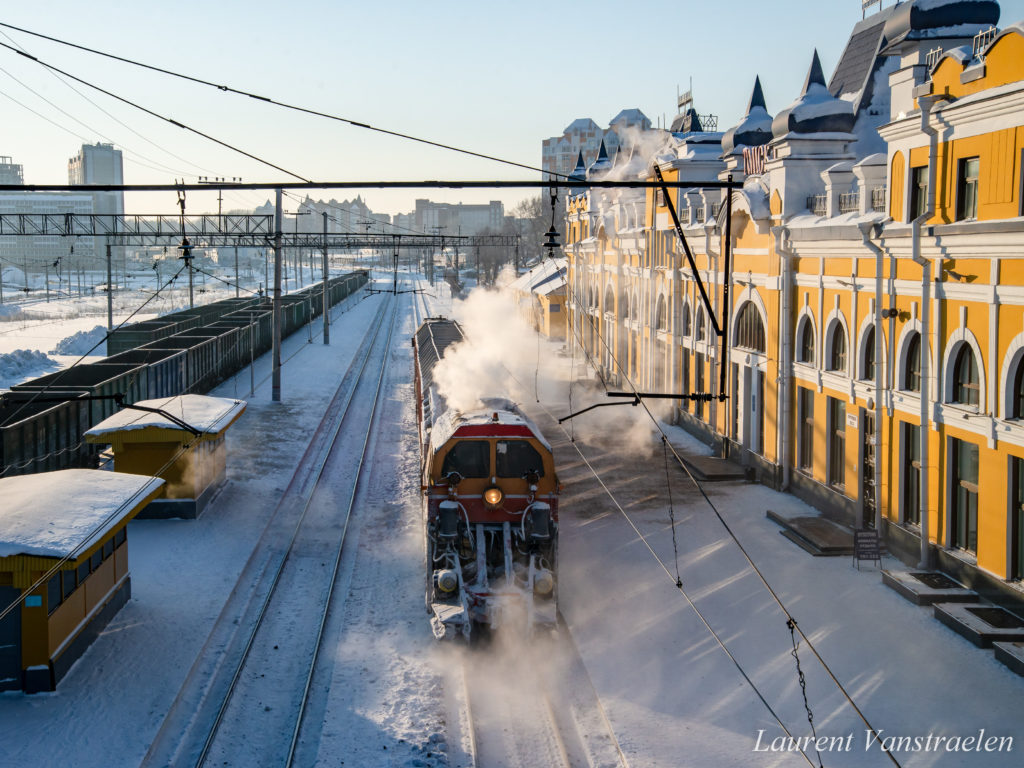 Train station of Tomsk from a passage above it